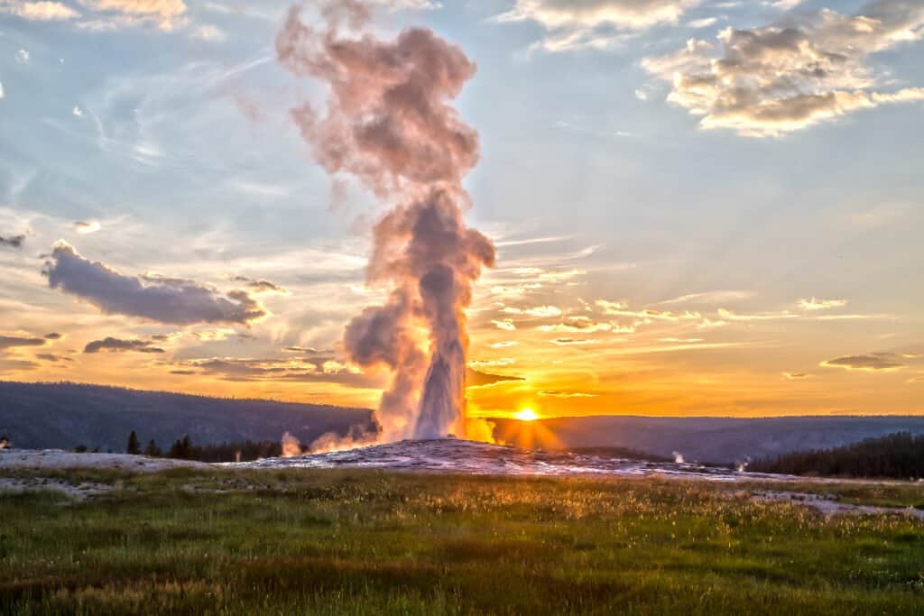 In which state is yellowstone national park
