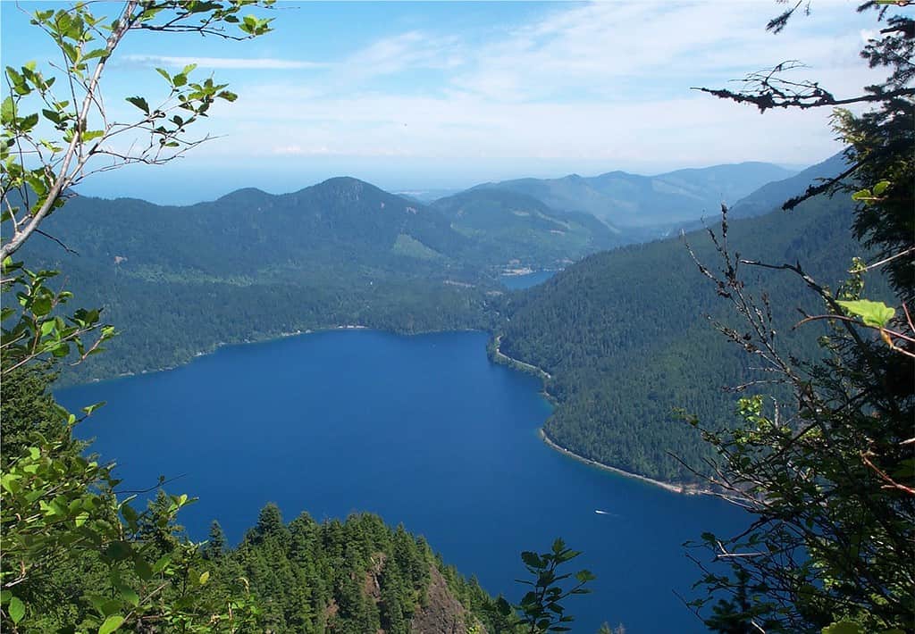 Aerial view of Crescent Lake, one of the best fishing lakes in Oregon. 