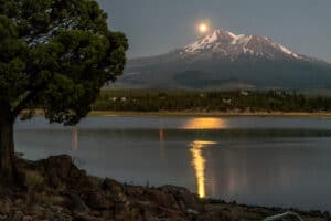 21 Mount Shasta Facts That Will Blow Your Mind Picture