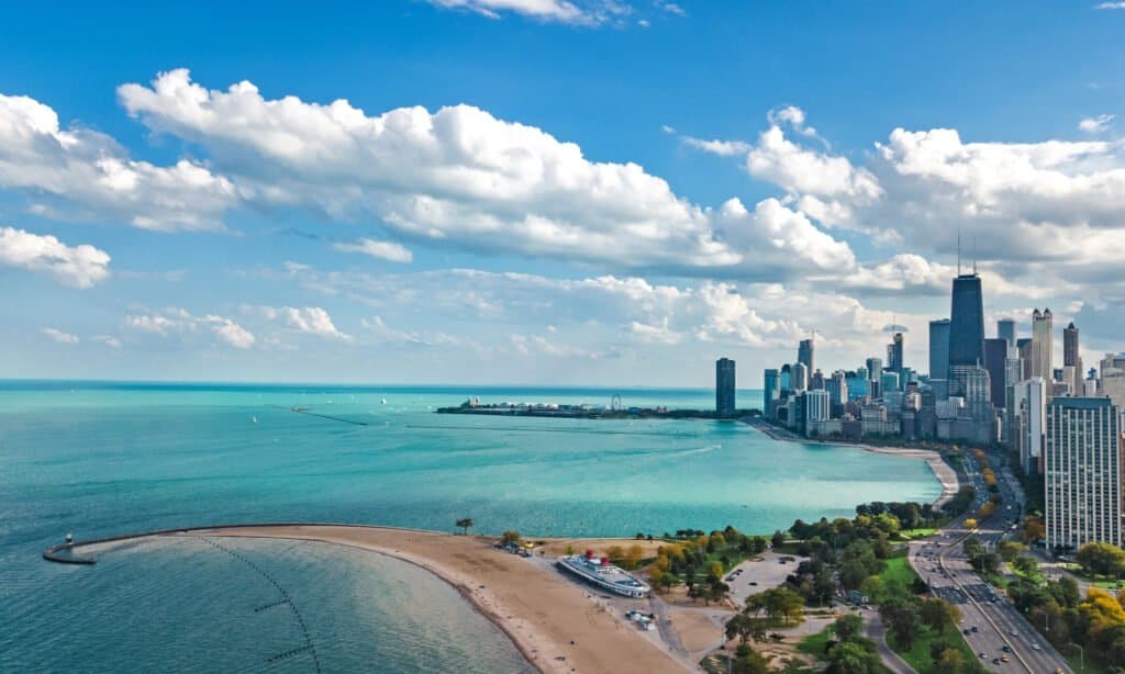 How Big Is Lake Michigan 5 Amazing Lake Michigan Facts IMP WORLD   Shutterstock 1240476682 1024x614 