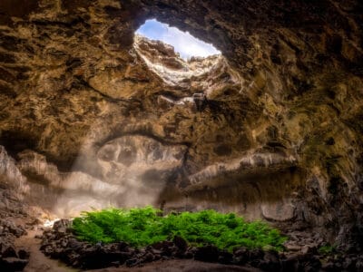 A Discover the 5 Deepest Caves in the United States