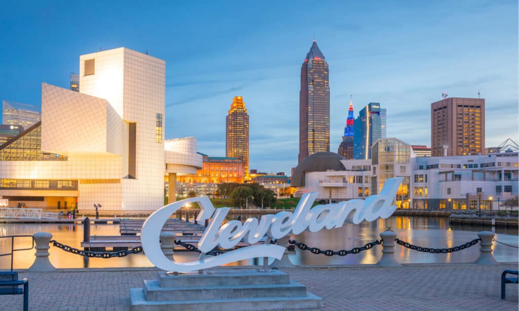 Aquaiums Near Cleveland - Cleveland Skyline