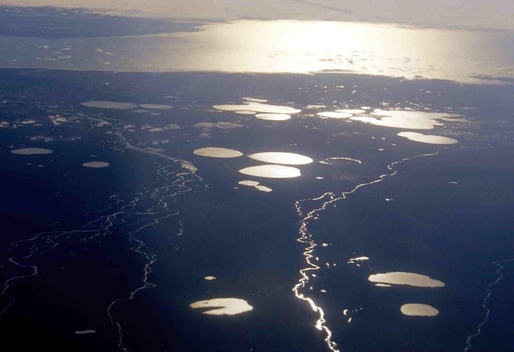 Great Koukdjuak Plains and Nettilling Lake, Baffin Island (Nunavut, Canada)