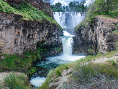 A 10 Enchanting Waterfalls in Oregon