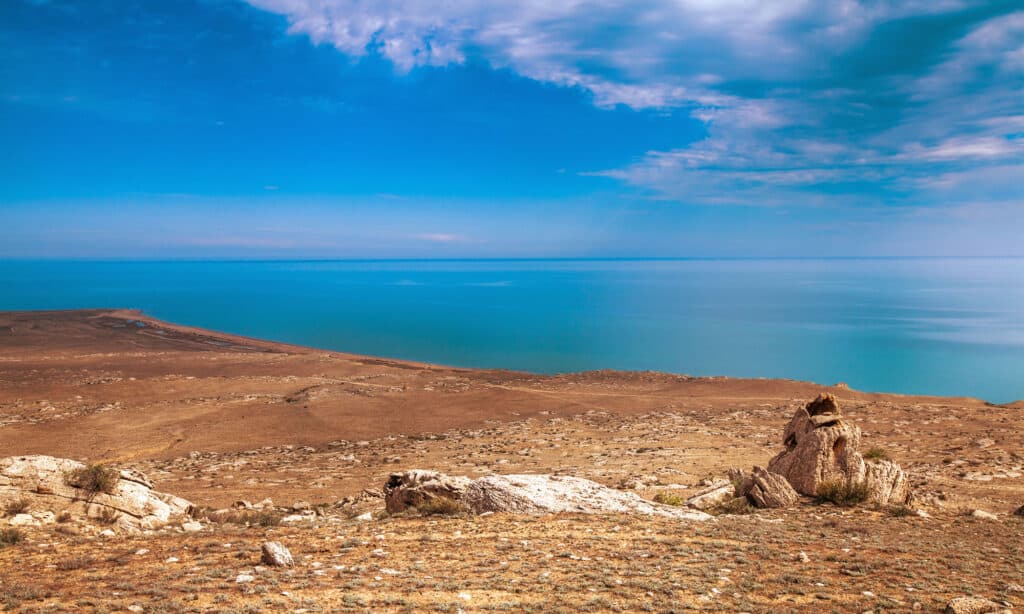 Discover The Largest Single Endorheic Lake In The World