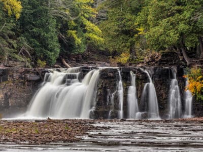 A 10 Awe-Inspiring Waterfalls in Michigan