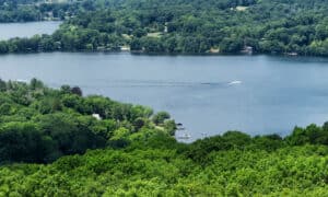 The 10 Biggest Lakes in Connecticut Picture