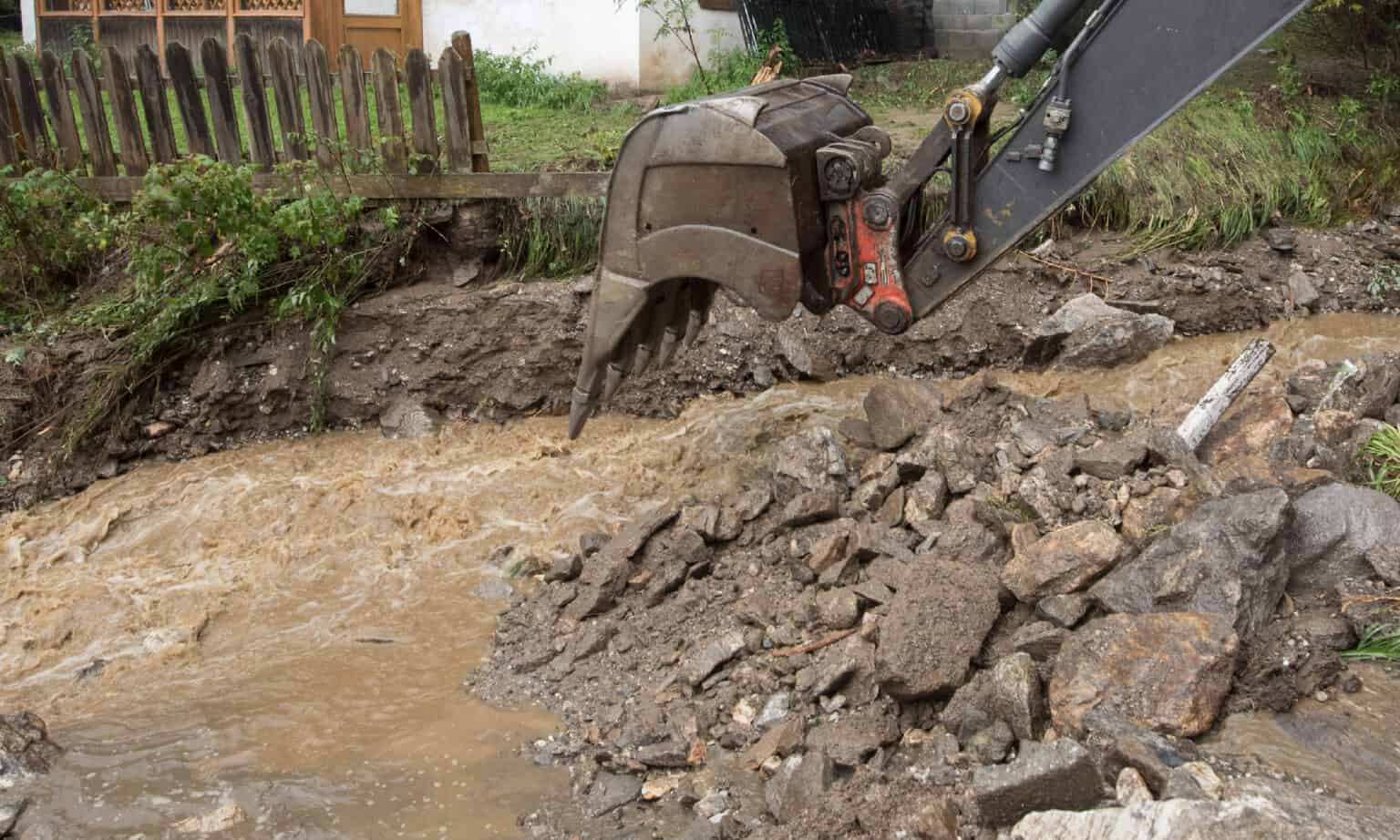 mess-left-by-mudslides-in-california-could-take-days-to-clean-up