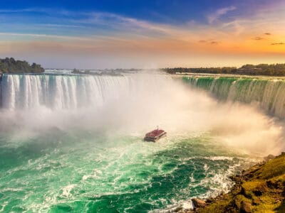 A Discover Why Niagara Falls Once Ran Dry (And Why It’ll Go Dry Again)