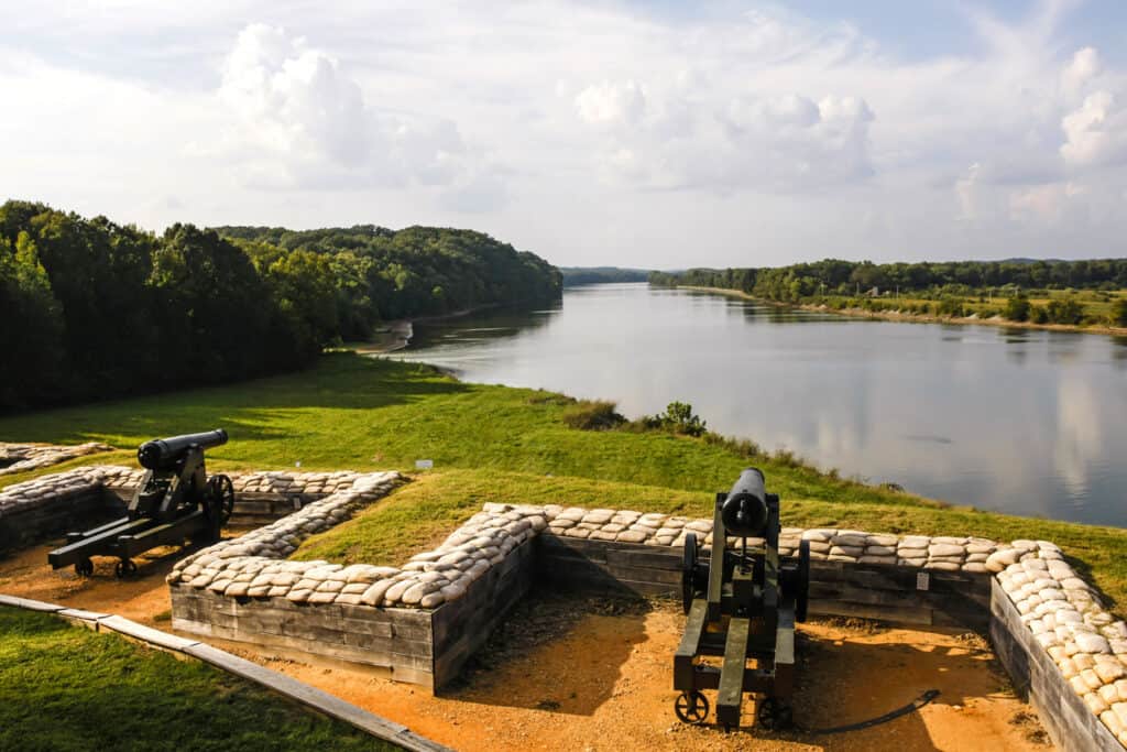 how long is the Tennessee River