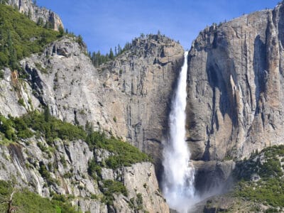 A Discover the Tallest Waterfall in Yosemite National Park
