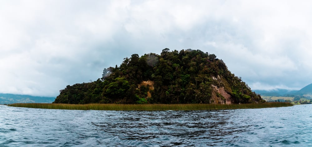 Corota island panoramic and Cocha lake