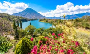The 8 Largest Lakes in Central America Picture