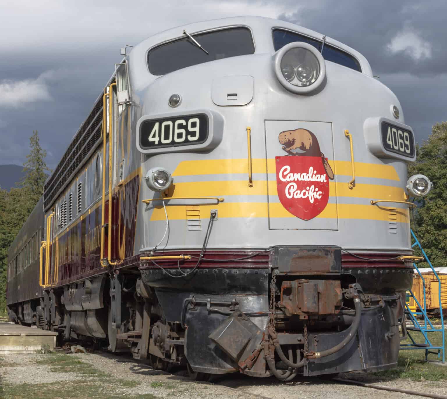 10 Most Expensive Trains Ride In The World – QMVSXE
