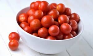 Plum Tomatoes vs. Cherry Tomatoes:  What Are the Main Differences? Picture