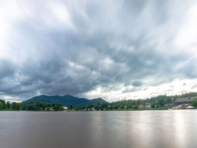 A The 15 Best Lakes Near Asheville, North Carolina