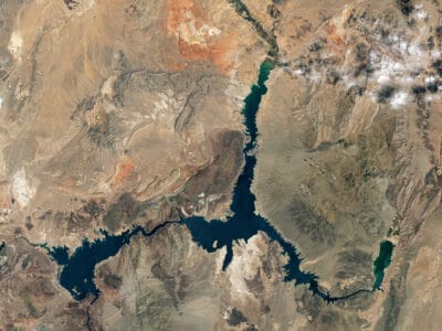 A Shocking Images from Space Show How Much Lake Mead is Vanishing