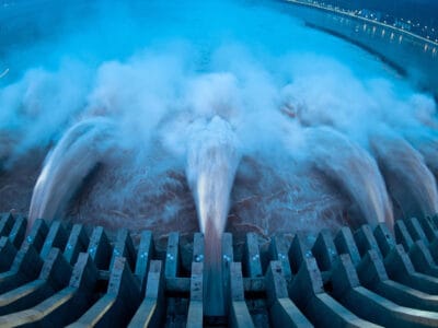 A Meet The World’s Largest Hydroelectric Dam