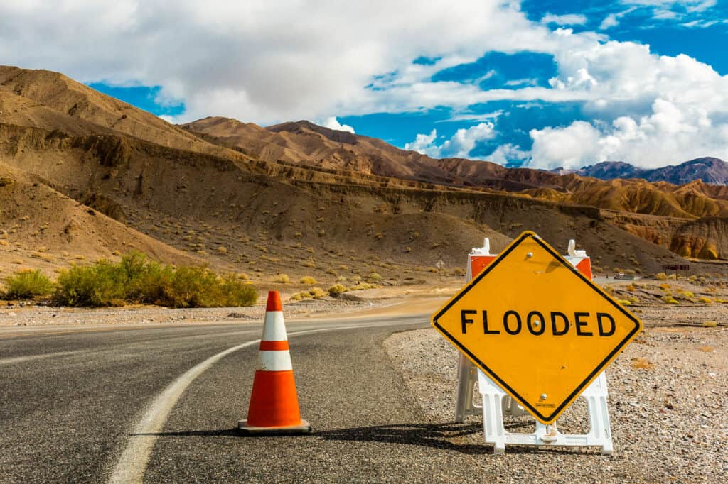 Inondation, parc national de Death Valley, accidents et catastrophes, Brown, Californie