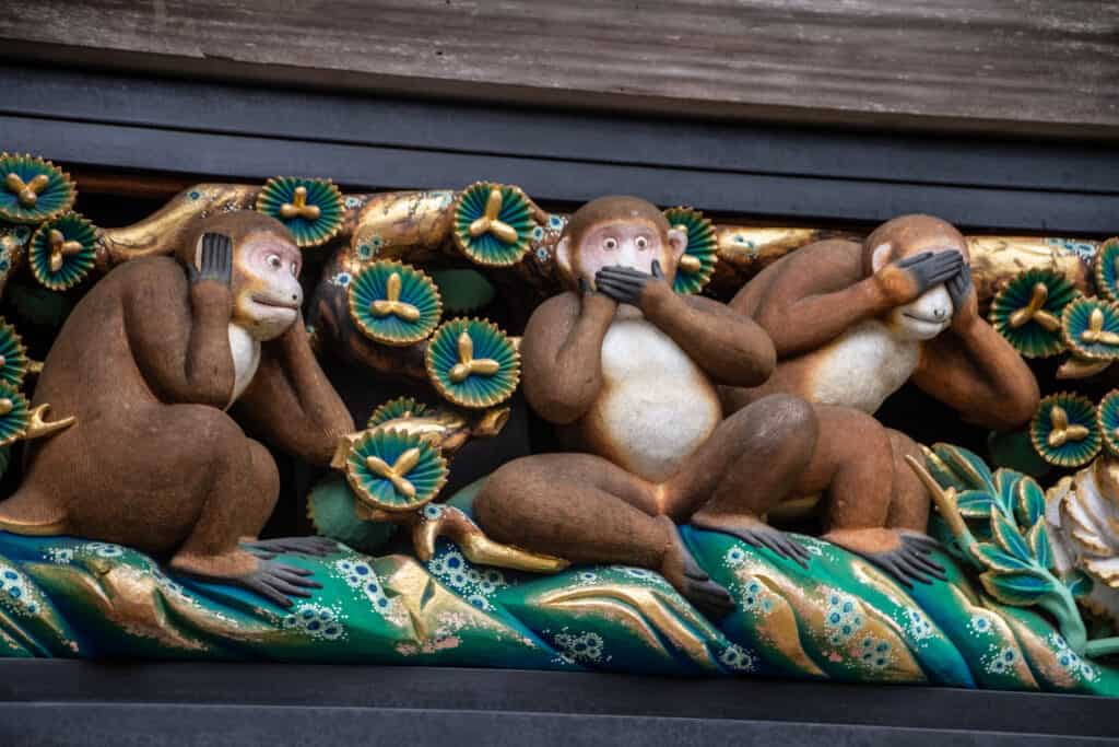 Khắc 3 con khỉ - không nghe điều ác, không thấy điều ác, không nói điều ác ở Nikko Nhật Bản