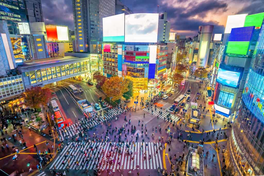 Shibuya,Crossing,At,Twilight,In,Tokyo,,Japan,From,Above
