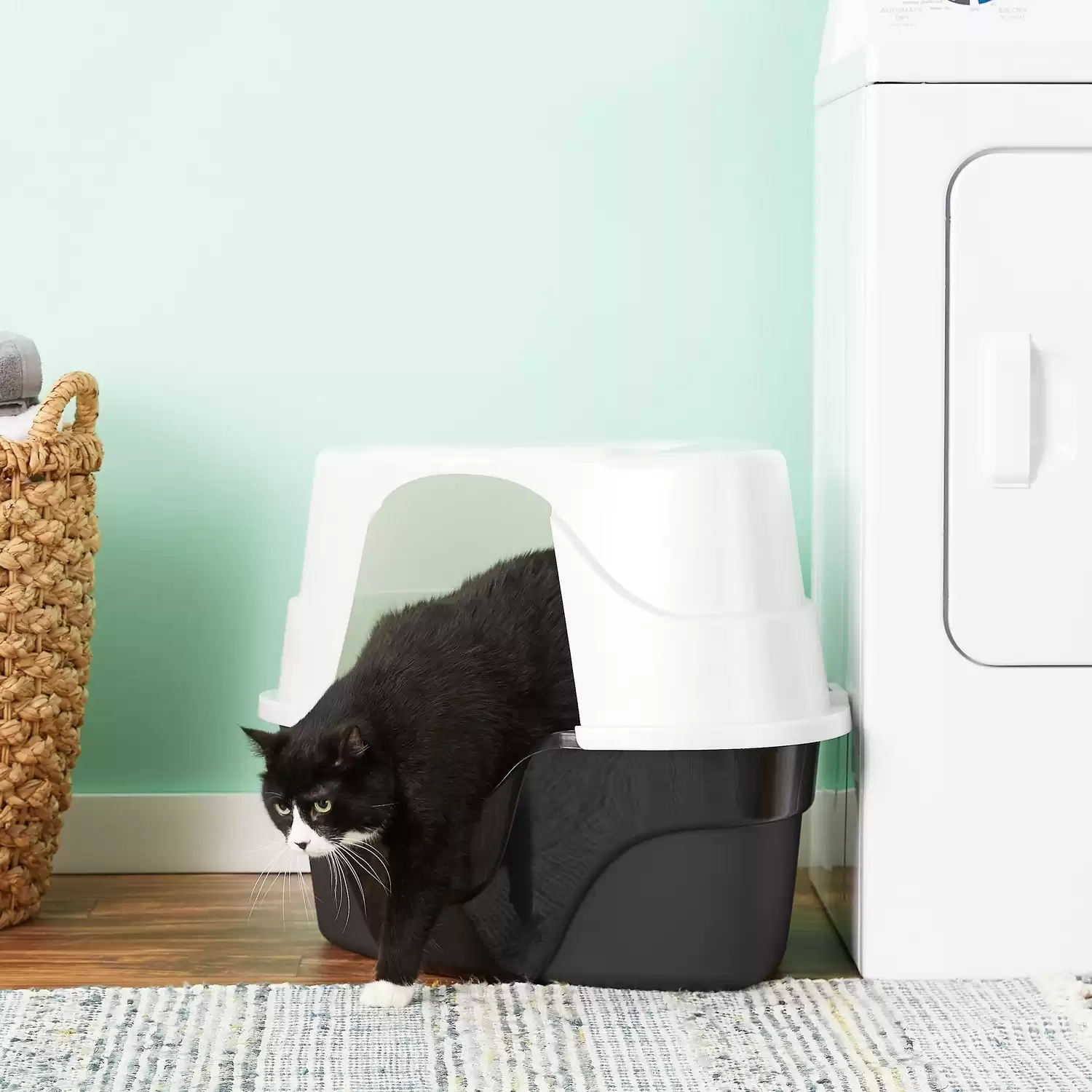 Nature's Miracle Advanced Hooded Corner Cat Litter Box