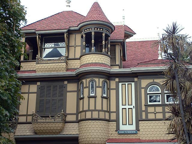 Shot of the Winchester Mystery House from the outside