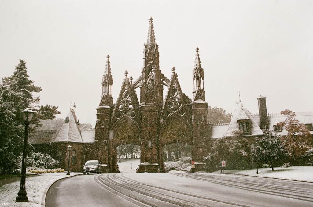 Snowfall in Brooklyn, NY