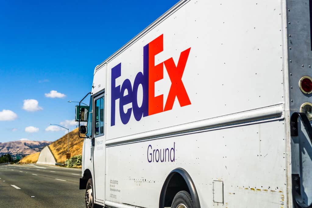 Federal Express, Land, Truck, Delivery Person, Feeding