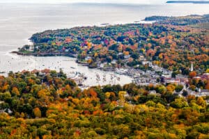 Discover When Leaves Change Color in Maine (Plus 5 Towns with Beautiful Foliage) photo