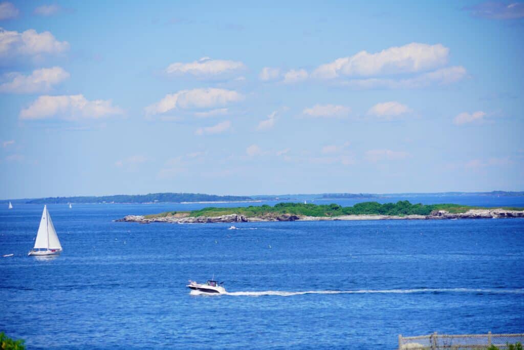 Atlantic Ocean and beach along coastline in Maine