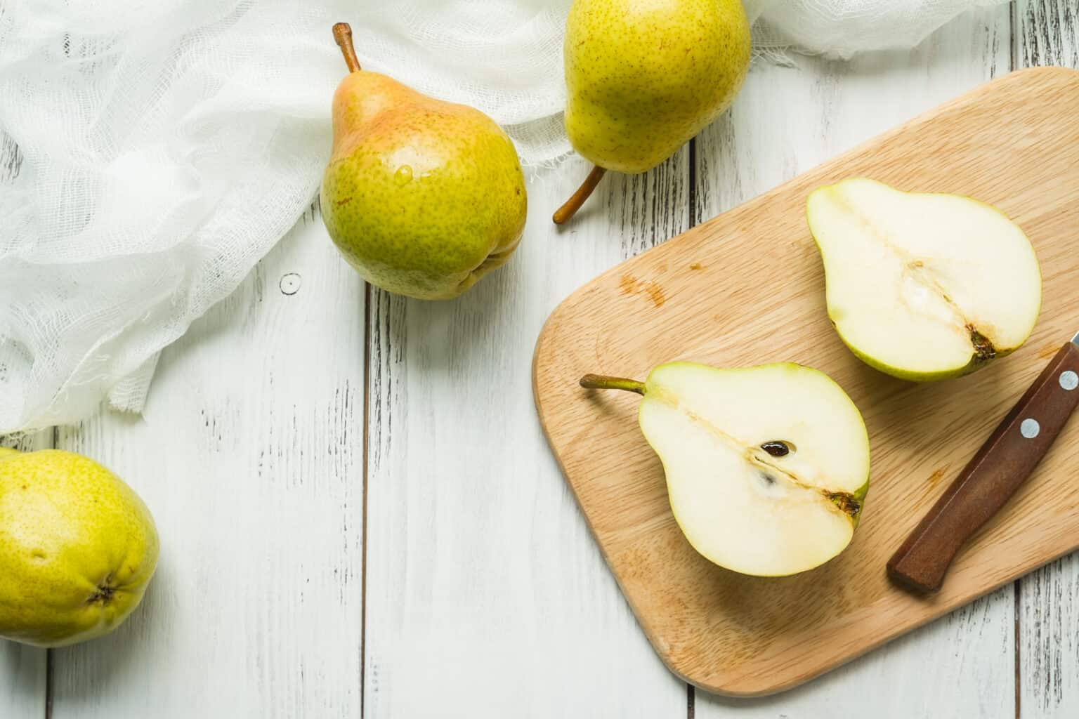Bartlett Pear vs. Anjou Pear AZ Animals