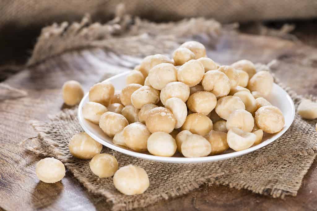 Macadamia Nuts Peeled