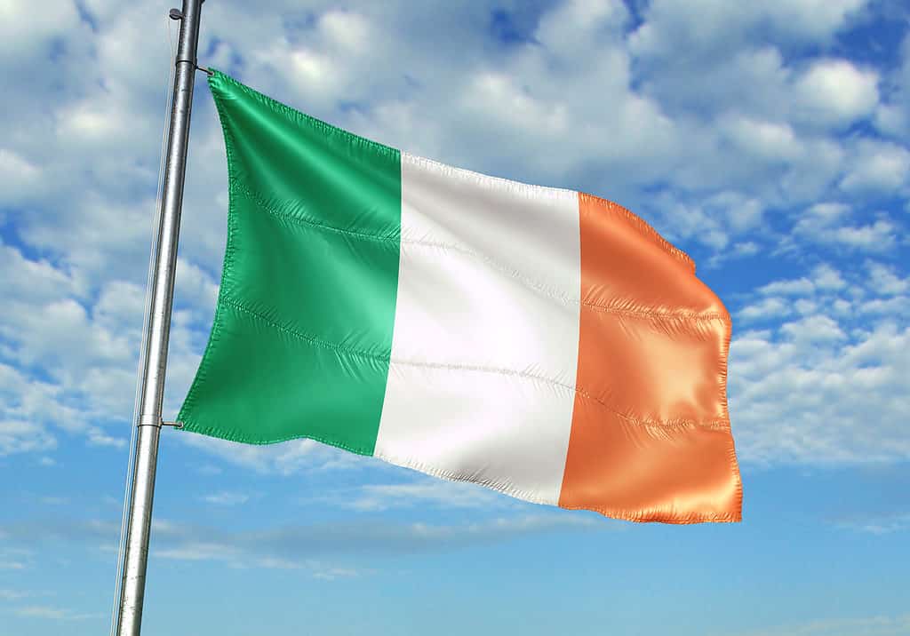 Lá cờ Ireland là biểu tượng quốc gia của đất nước Ireland. Với thiết kế độc đáo bao gồm ba sọc màu xanh, trắng và cam cùng với hình tháp pháo đài ở giữa, lá cờ Ireland đầy ý nghĩa và tự hào. Hình ảnh lá cờ Ireland trong những bức ảnh năm 2024 càng thêm đẹp và lộng lẫy, khi người dân Ireland đang tạo nên những cột mốc mới trong lịch sử. Hãy cùng đón xem những khoảnh khắc đầy cảm hứng với lá cờ Ireland trong những bức ảnh mới nhất.