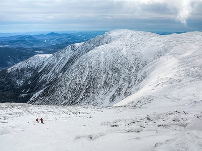 A Best Skiing In New Hampshire: Guide For Best Mountains and Dates for Prime Snow Conditions
