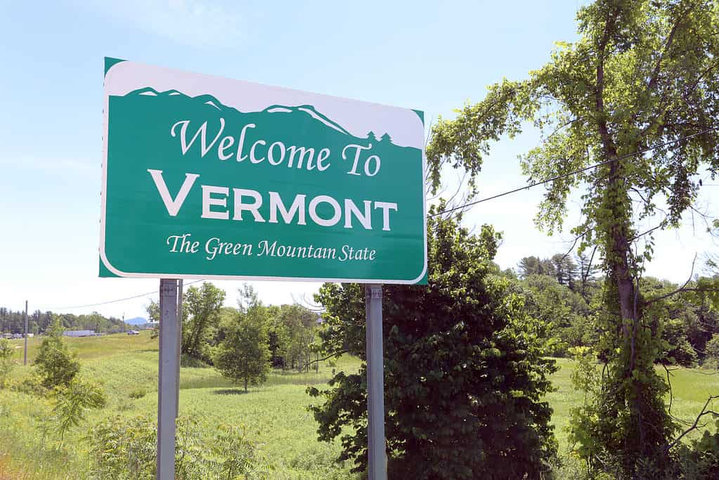 A welcome sign at the Vermont state line.