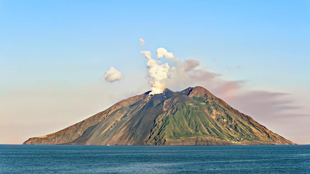 extinct volcanoes with names