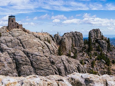 A Discover the Highest Point in South Dakota