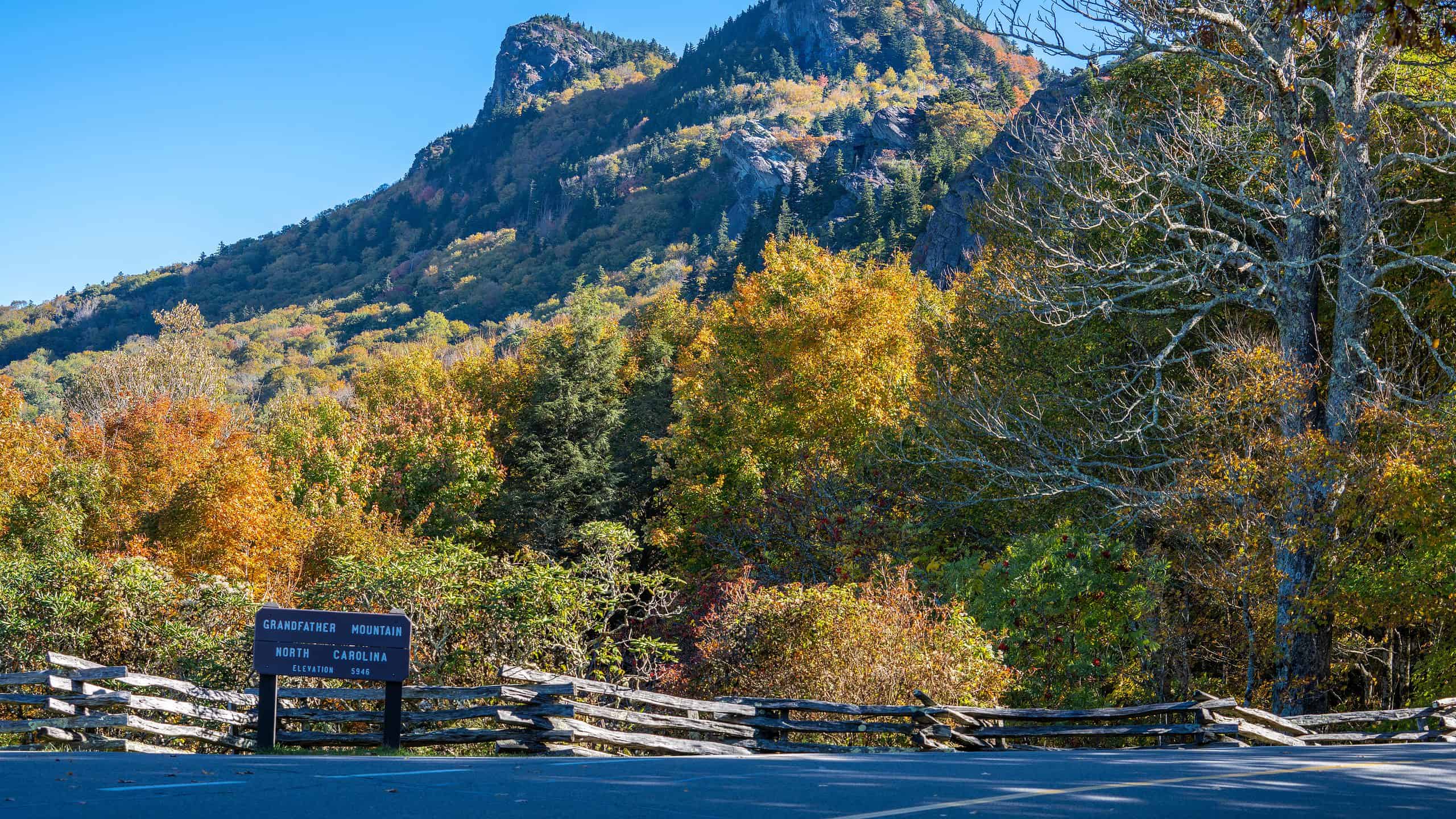 Beautiful autumn mountains scenery. Appalachian mountains in autumn colors. Grandfather Mountain State Park. Banner Elk, North Carolina, USA