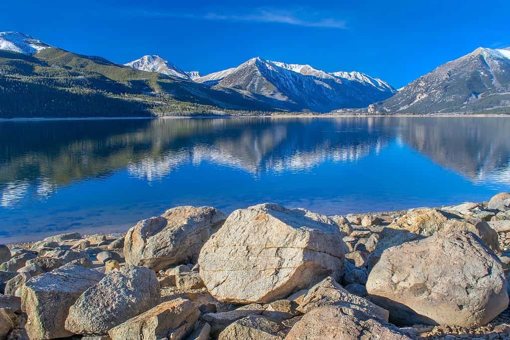 Twin Lakes Reservoir is one of the best lakes in Colorado for trout fishing. This reservoir is famous for its big rainbow trout, brown trout, and mackinaws. 