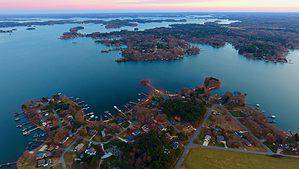 What’s the Largest Man-Made Lake in North Carolina Picture
