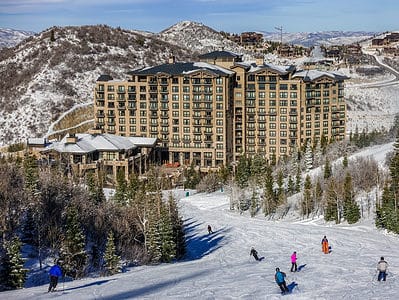 A Discover 5 Incredible Ski Towns in Utah This Winter