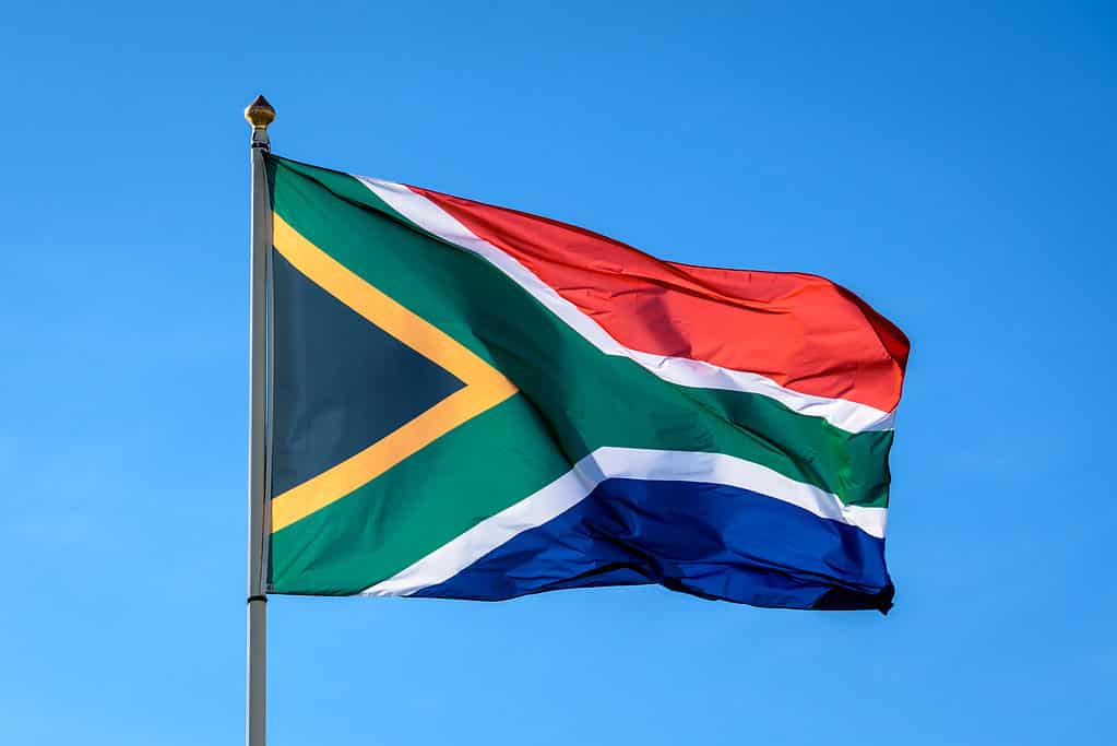 write a descriptive essay about the south african flag