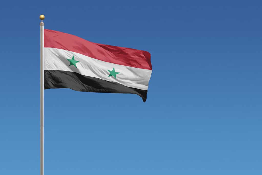 シリアの旗: 歴史、意味、および象徴主義