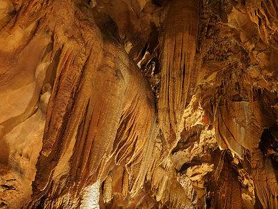A 14 Amazing Caves in Kentucky (From Popular Spots to Hidden Treasures)