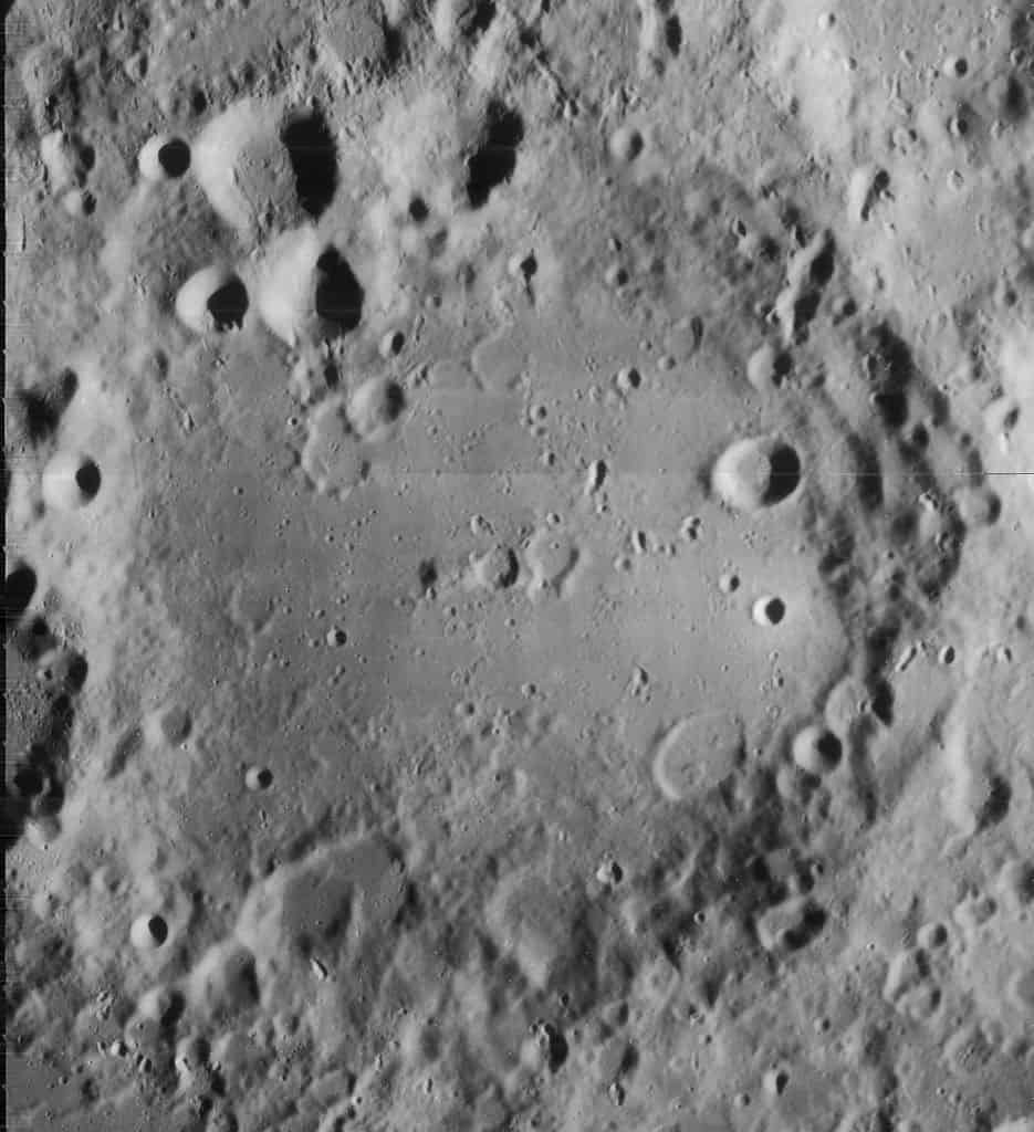Maginus (crater)