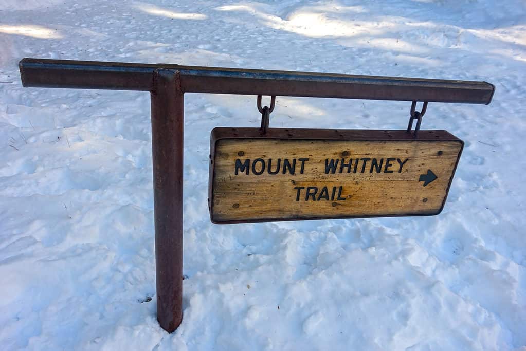 Dấu hiệu đường mòn đi bộ đường dài Mount Whitney