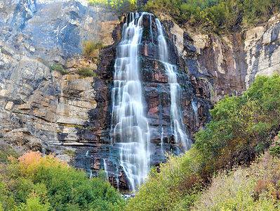 A Discover the Tallest Waterfall in Utah