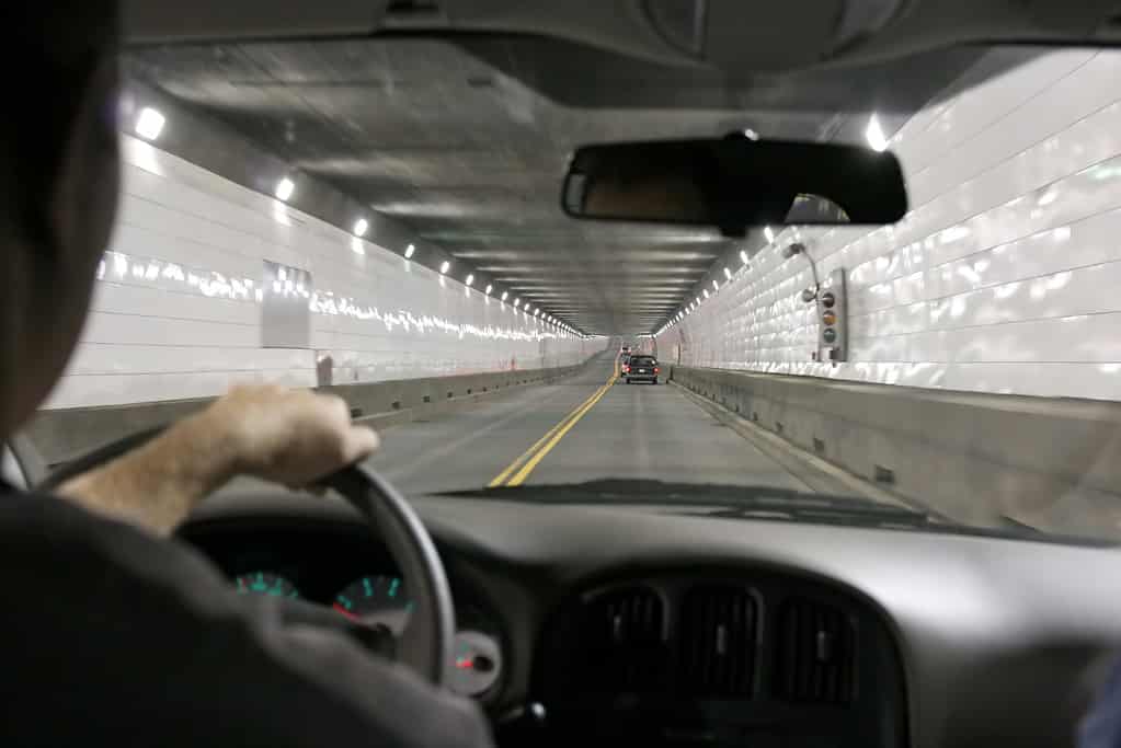 Tunnel between US and Canada