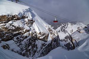 Discover the Wyoming Ski Lift That Sends People Over 2 Miles in the Sky in Just a Few Minutes Picture